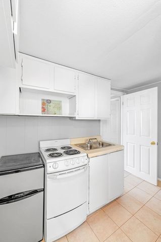 145 Boston St, Salem, MA 01970