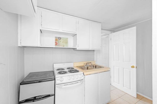 145 Boston St, Salem, MA 01970