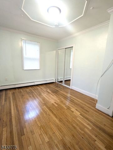 25 Roosevelt Ave, Victory Gardens Boro, NJ 07801