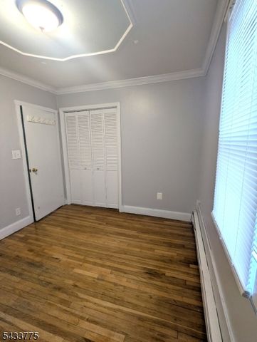 25 Roosevelt Ave, Victory Gardens Boro, NJ 07801