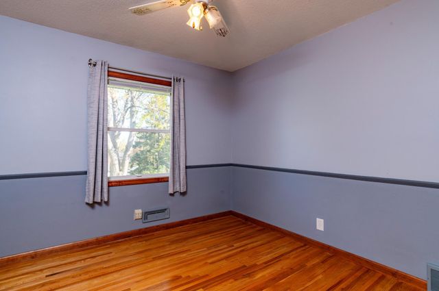 8915 Hallmark Avenue S, Cottage Grove, MN 55016