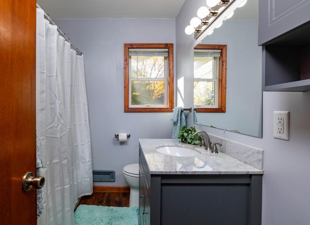 8915 Hallmark Avenue S, Cottage Grove, MN 55016