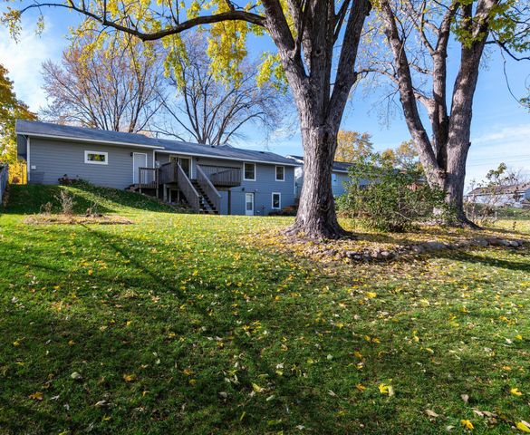 8915 Hallmark Avenue S, Cottage Grove, MN 55016