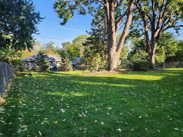 8915 Hallmark Avenue S, Cottage Grove, MN 55016