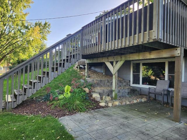 8915 Hallmark Avenue S, Cottage Grove, MN 55016