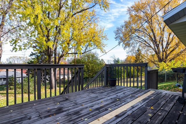 8915 Hallmark Avenue S, Cottage Grove, MN 55016