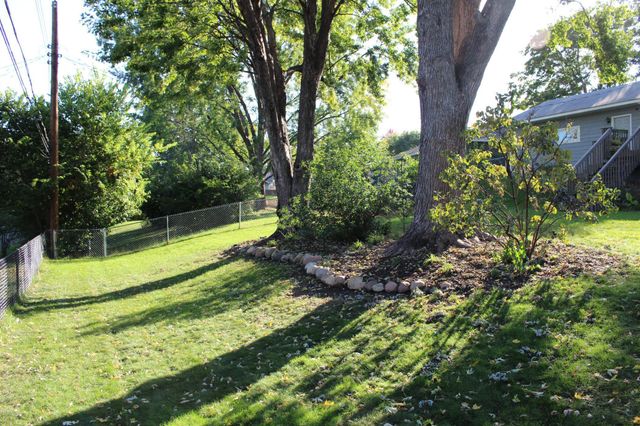 8915 Hallmark Avenue S, Cottage Grove, MN 55016