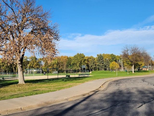 8915 Hallmark Avenue S, Cottage Grove, MN 55016