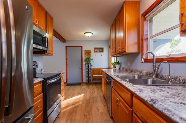 8915 Hallmark Avenue S, Cottage Grove, MN 55016