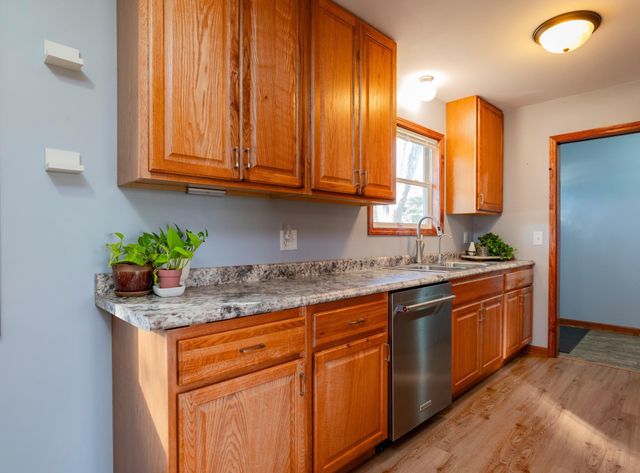 8915 Hallmark Avenue S, Cottage Grove, MN 55016