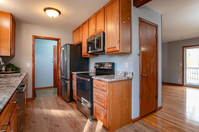 8915 Hallmark Avenue S, Cottage Grove, MN 55016