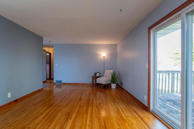 8915 Hallmark Avenue S, Cottage Grove, MN 55016