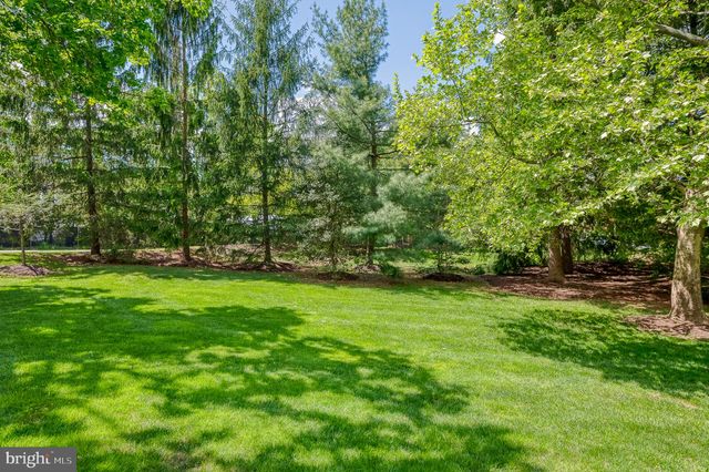 2 ALDERMAN CT, Lutherville Timonium, MD 21093