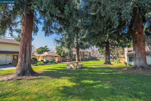 1844 Pomar Way, Walnut Creek, CA 94598