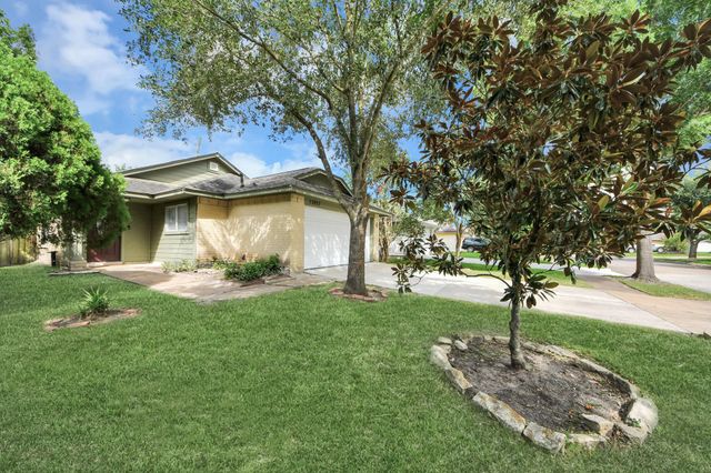 13827 Bay Gardens Drive, Sugar Land, TX 77498