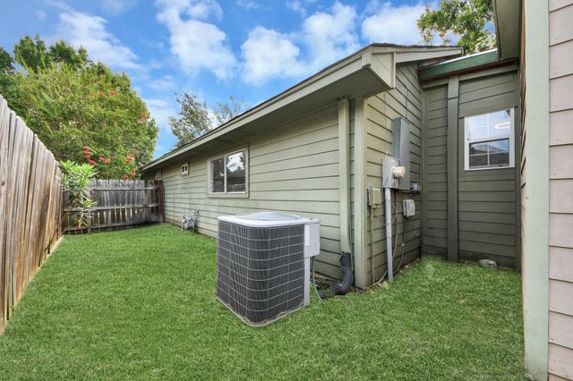 13827 Bay Gardens Drive, Sugar Land, TX 77498