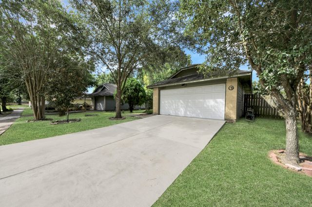 13827 Bay Gardens Drive, Sugar Land, TX 77498