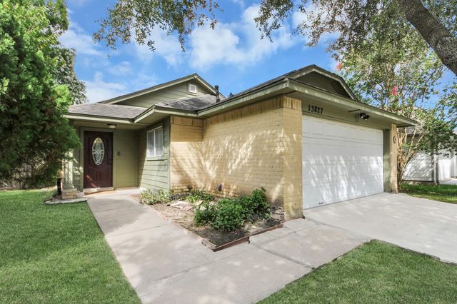 13827 Bay Gardens Drive, Sugar Land, TX 77498