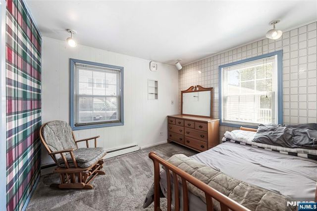 12 Gordon Road, Bergenfield, NJ 07621