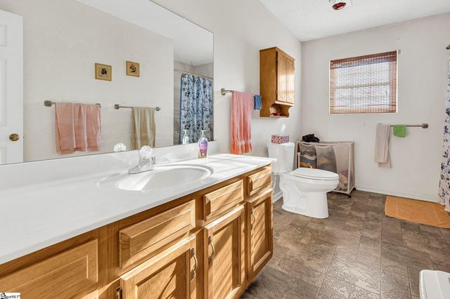 1071 Little Mountain Road, Wellford, SC 29385