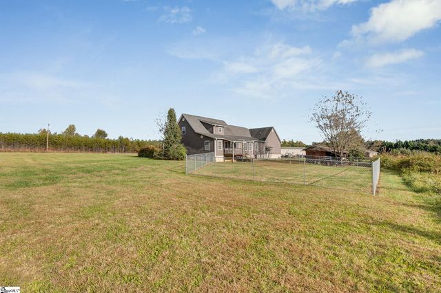 1071 Little Mountain Road, Wellford, SC 29385