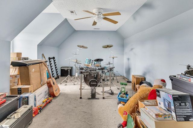 1071 Little Mountain Road, Wellford, SC 29385