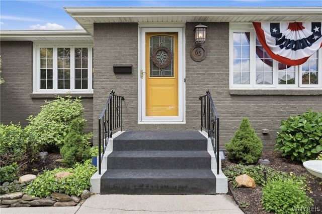 65 Leni Lane, Cheektowaga, NY 14225