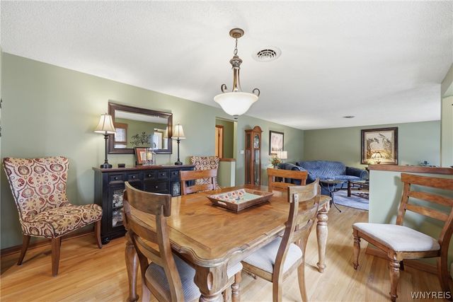 65 Leni Lane, Cheektowaga, NY 14225