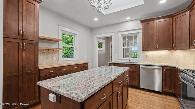 3812 Warner Ave, Louisville, KY 40207