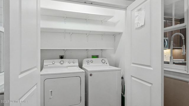 3812 Warner Ave, Louisville, KY 40207