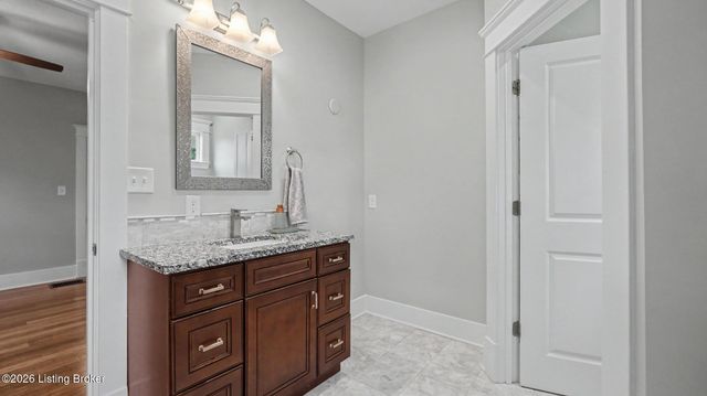 3812 Warner Ave, Louisville, KY 40207