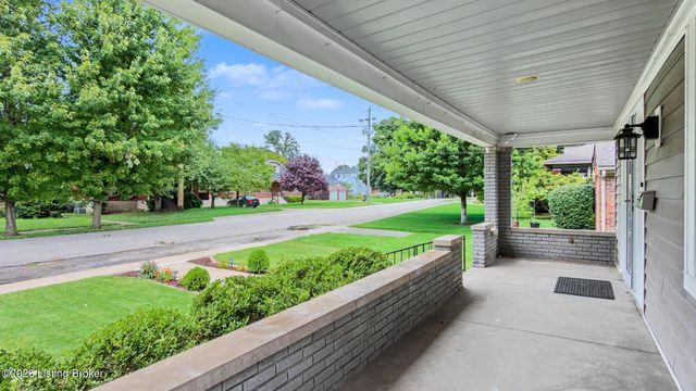 3812 Warner Ave, Louisville, KY 40207