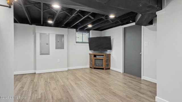 3812 Warner Ave, Louisville, KY 40207