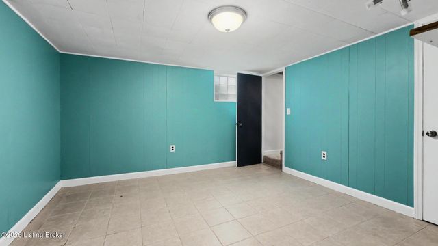 3812 Warner Ave, Louisville, KY 40207