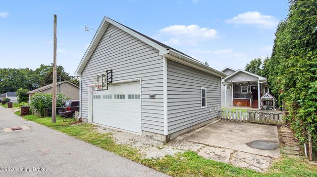 3812 Warner Ave, Louisville, KY 40207