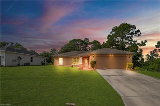 2707 42nd ST W, Lehigh Acres, FL 33971