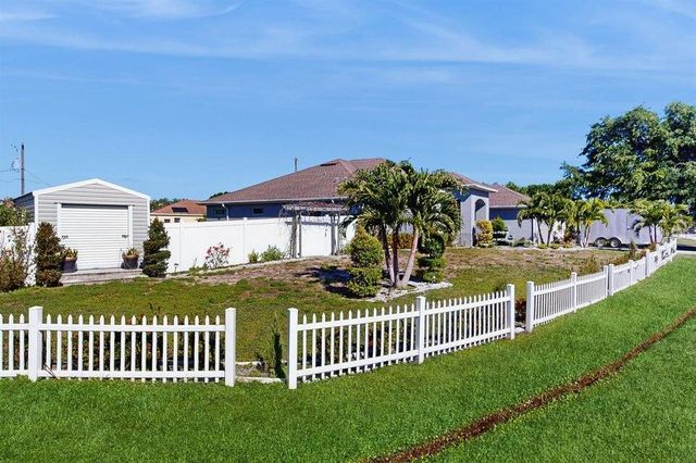 2398 SE Rich Street, Port St. Lucie, FL 34984