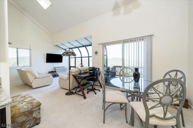6 Falkenstein Dr Unit 8, Vernon Twp., NJ 07462