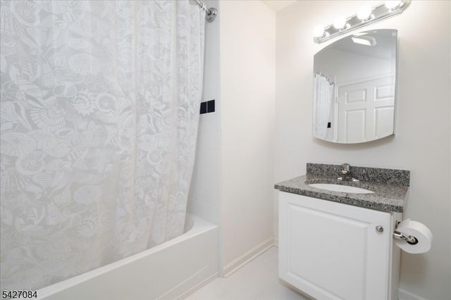 6 Falkenstein Dr Unit 8, Vernon Twp., NJ 07462