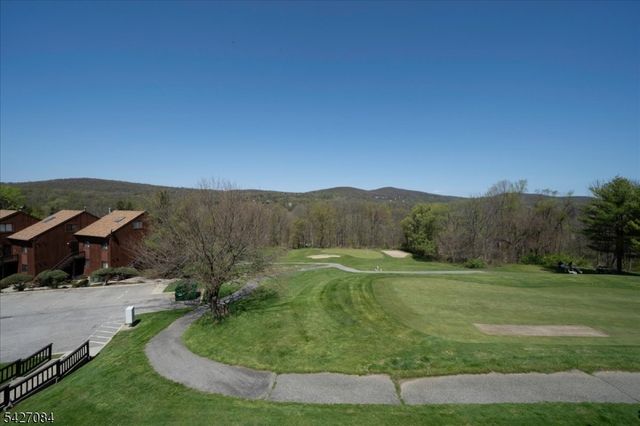 6 Falkenstein Dr Unit 8, Vernon Twp., NJ 07462
