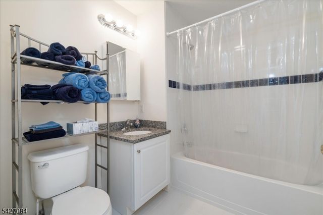 6 Falkenstein Dr Unit 8, Vernon Twp., NJ 07462