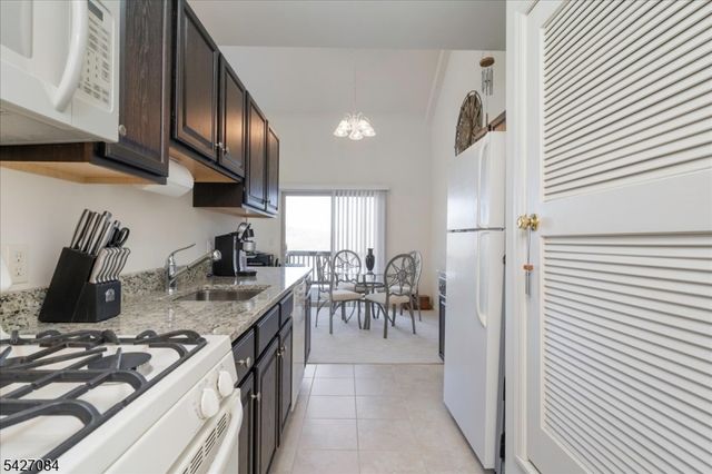 6 Falkenstein Dr Unit 8, Vernon Twp., NJ 07462