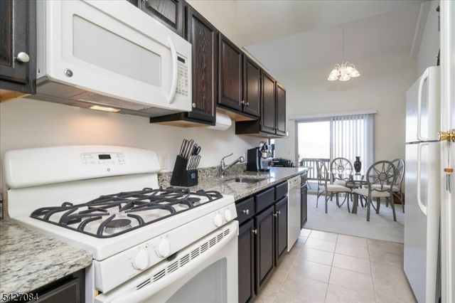 6 Falkenstein Dr Unit 8, Vernon Twp., NJ 07462