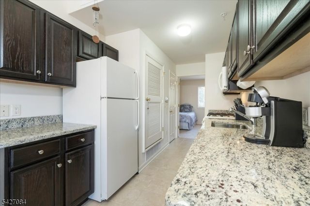 6 Falkenstein Dr Unit 8, Vernon Twp., NJ 07462
