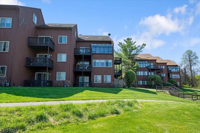 6 Falkenstein Dr Unit 8, Vernon Twp., NJ 07462