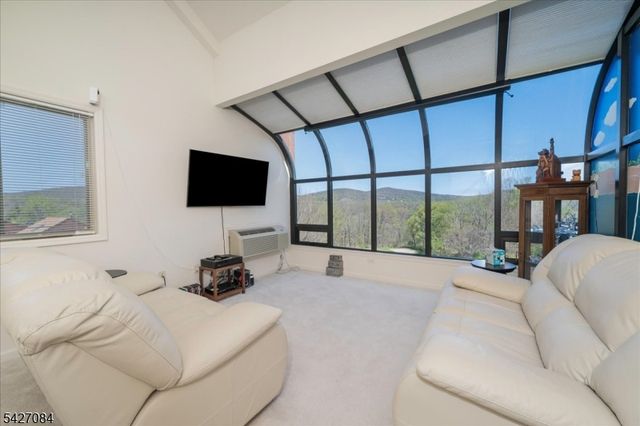 6 Falkenstein Dr Unit 8, Vernon Twp., NJ 07462