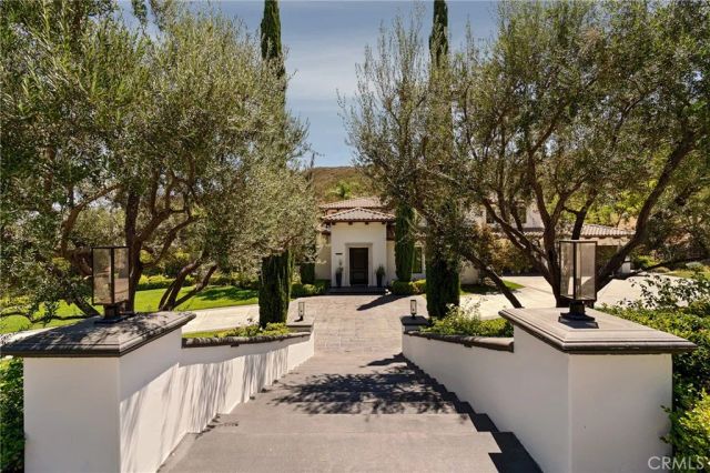 29462 Malibu View Court, Agoura Hills, CA 91301