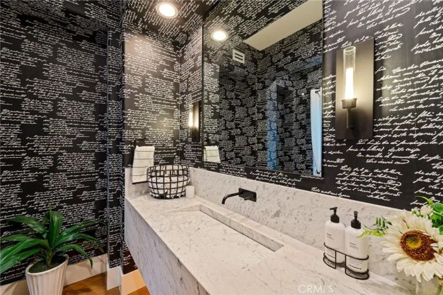 29462 Malibu View Court, Agoura Hills, CA 91301