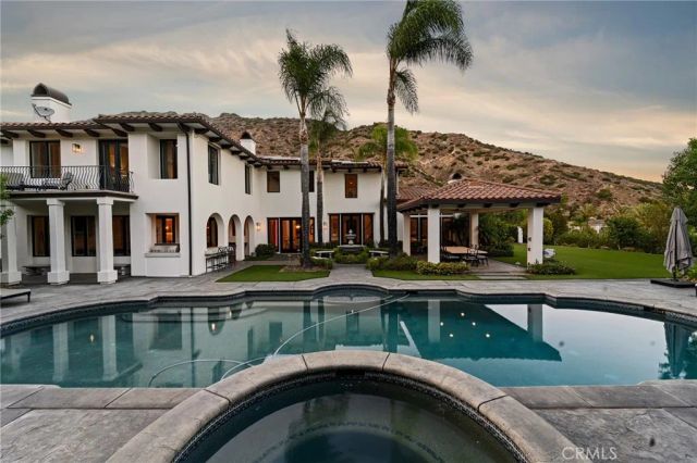 29462 Malibu View Court, Agoura Hills, CA 91301