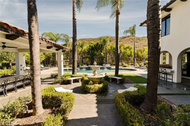 29462 Malibu View Court, Agoura Hills, CA 91301